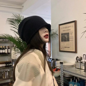 我的小骚逼被扒开了大鸡巴都来操吧
